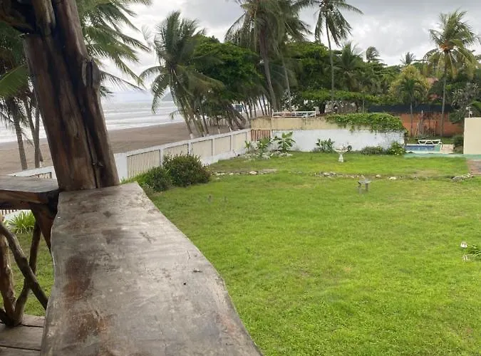 Gallina E Palo Beachfront Hotel